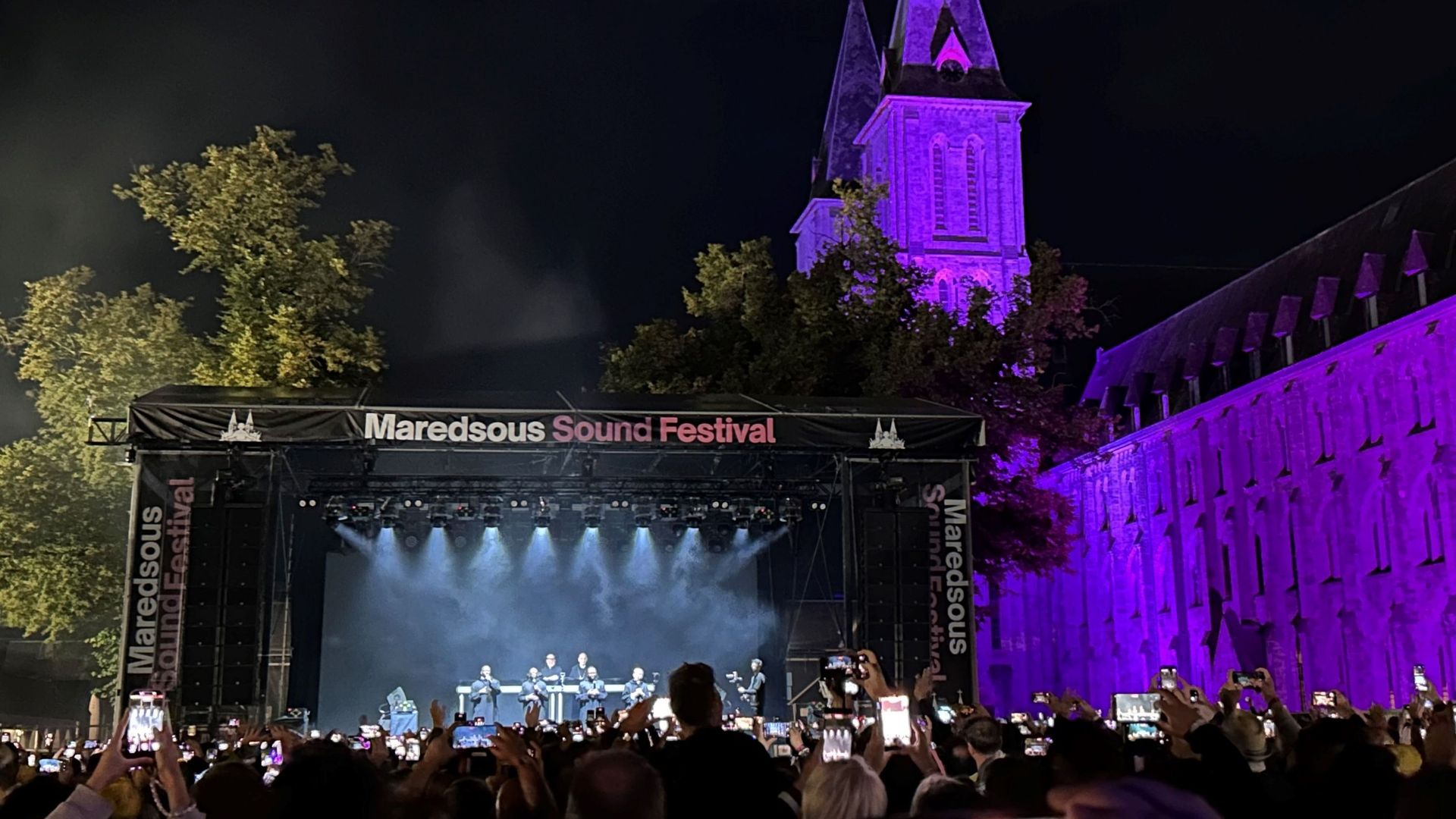 9 300 personnes assistent au concert du Padre Guilherme à l'abbaye de Maredsous
