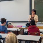 À 72 ans, Florence Presciutti continue d'enseigner la religion en Belgique