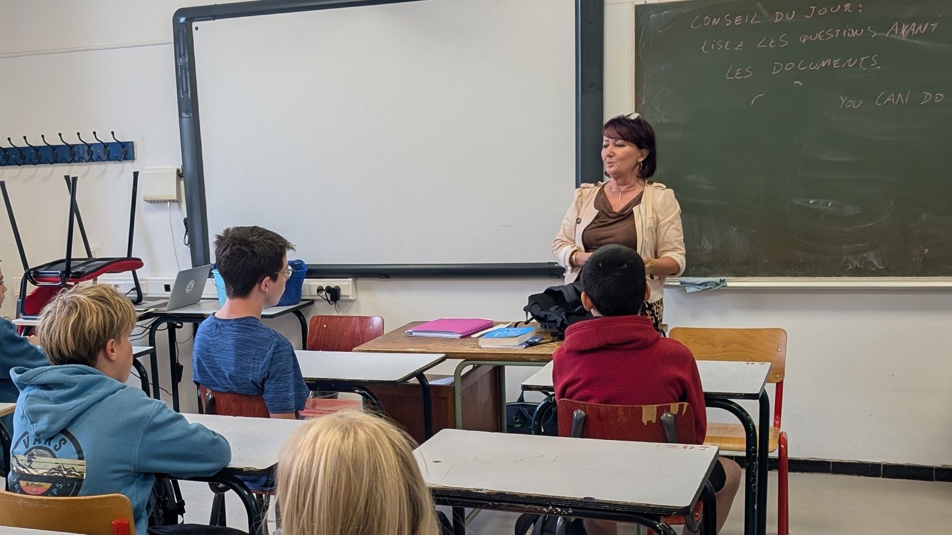À 72 ans, Florence Presciutti continue d'enseigner la religion en Belgique