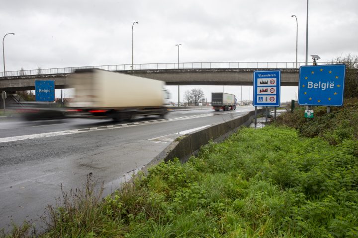 Augmentation du nombre de travailleurs français en Belgique, atteignant près de 40 000 d'ici 2025