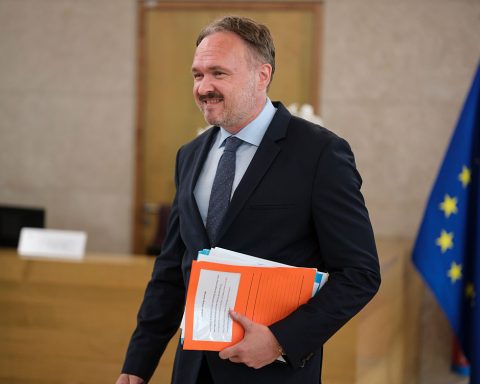 Bruxelles rejette les accusations de manque d'ambition concernant l'objectif d'électrification