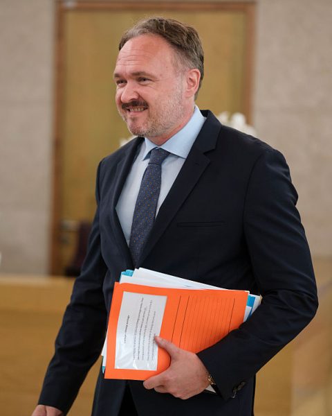 Bruxelles rejette les accusations de manque d'ambition concernant l'objectif d'électrification