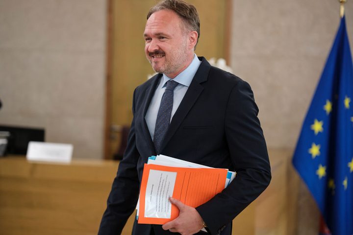 Bruxelles rejette les accusations de manque d'ambition concernant l'objectif d'électrification