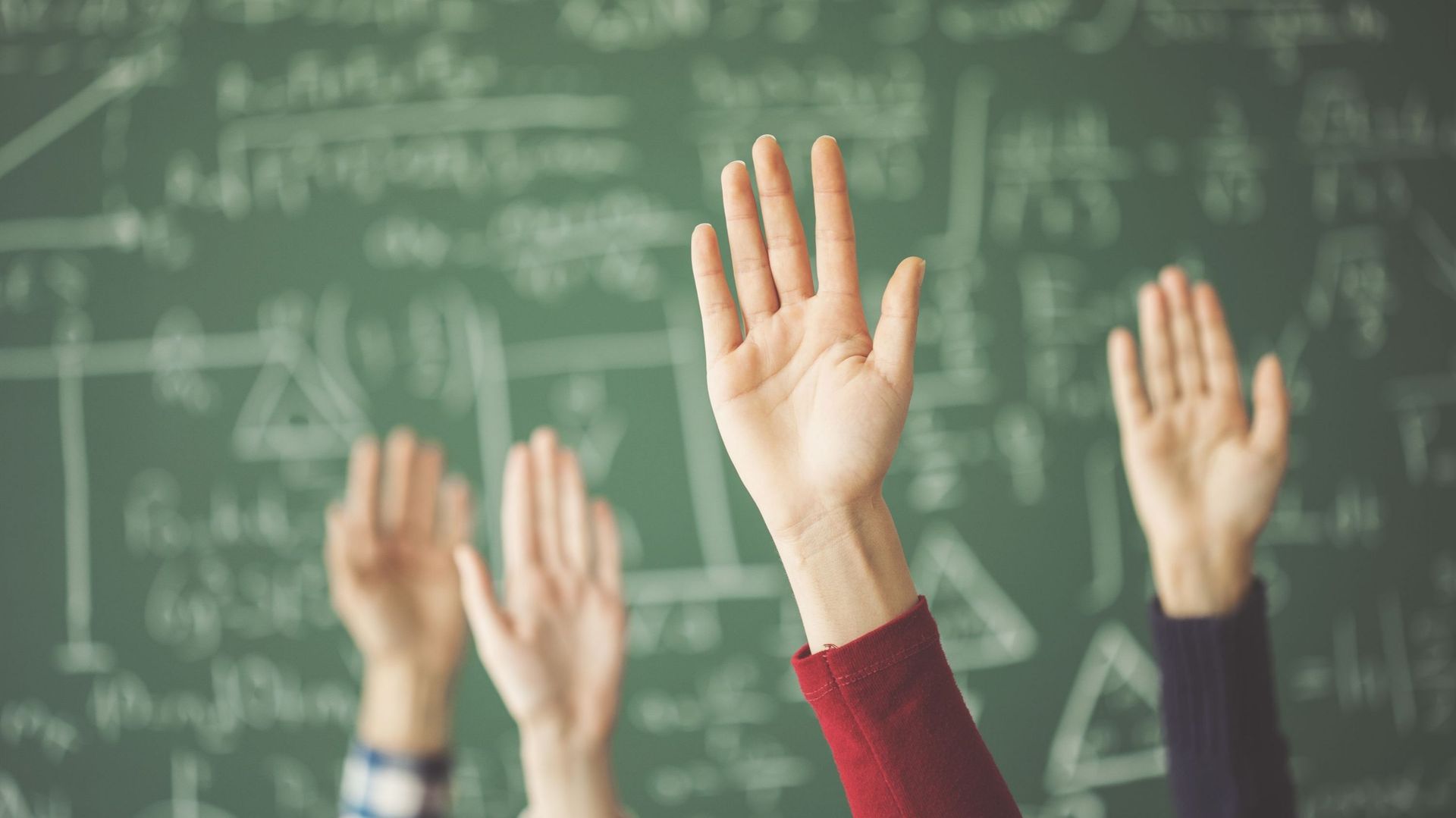 Changements dans le système éducatif belge pour la nouvelle année scolaire : heures d’enseignement accrues et mesures de soutien.