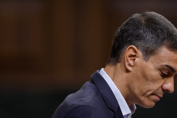 Conflit entre ministres de Sánchez sur les avertissements des services de renseignement concernant la crise migratoire à Ceuta
