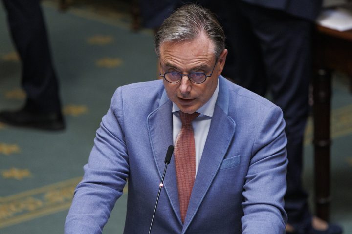 De Wever avertit que tous les Belges subiront les conséquences des prochaines coupes budgétaires