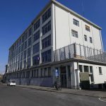Des coups de feu tirés sur un poste de police à Anderlecht, deux suspects s'enfuient en scooter