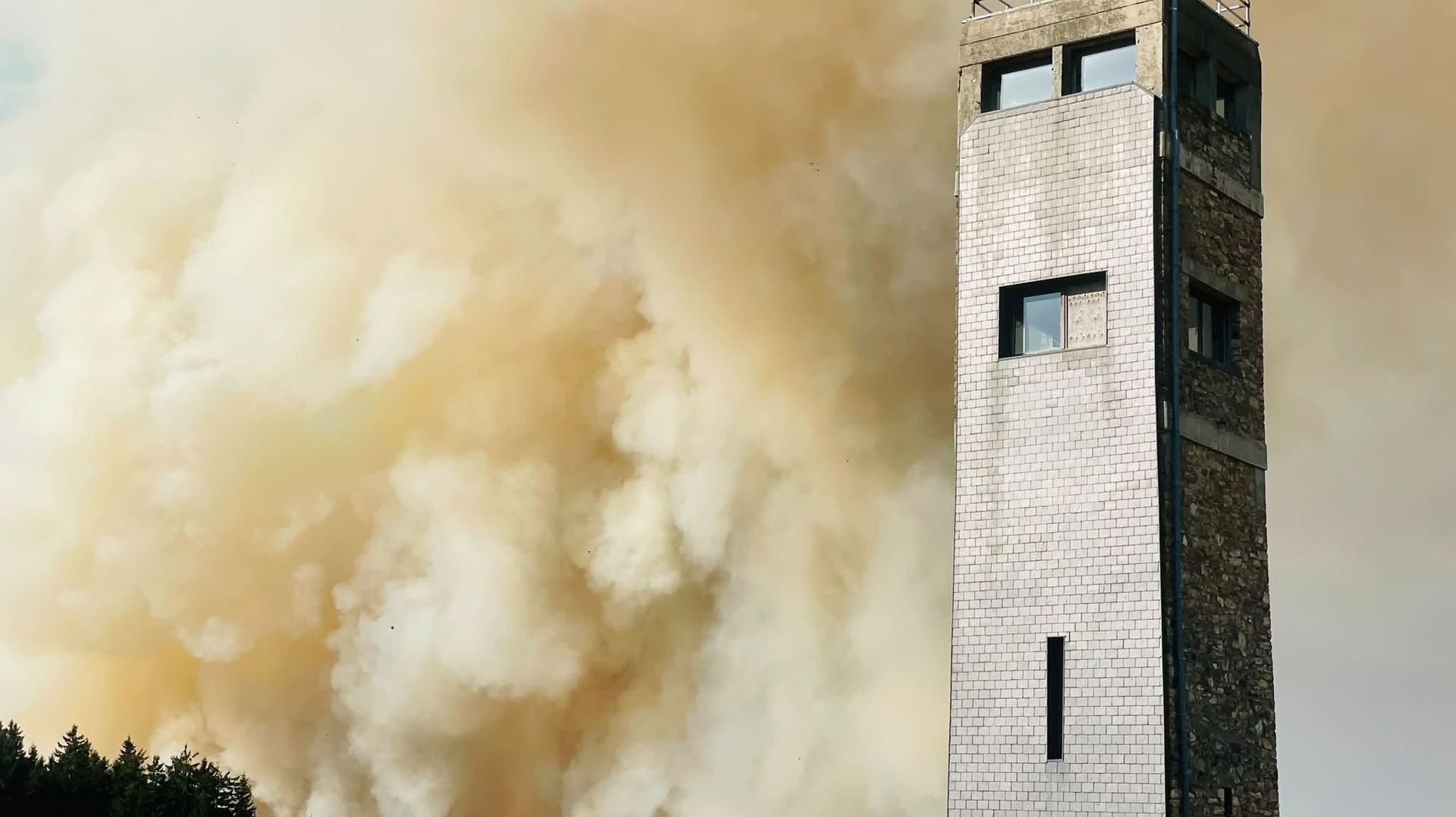 Des photos documentent trois jours d’un incendie majeur dans la région des Hautes Fagnes