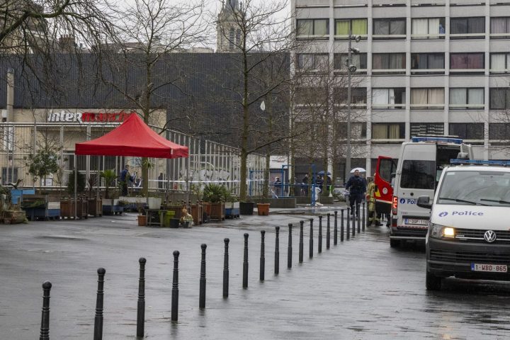 Deux suspects arrêtés à Saint-Gilles, quatre armes à feu saisies par la police