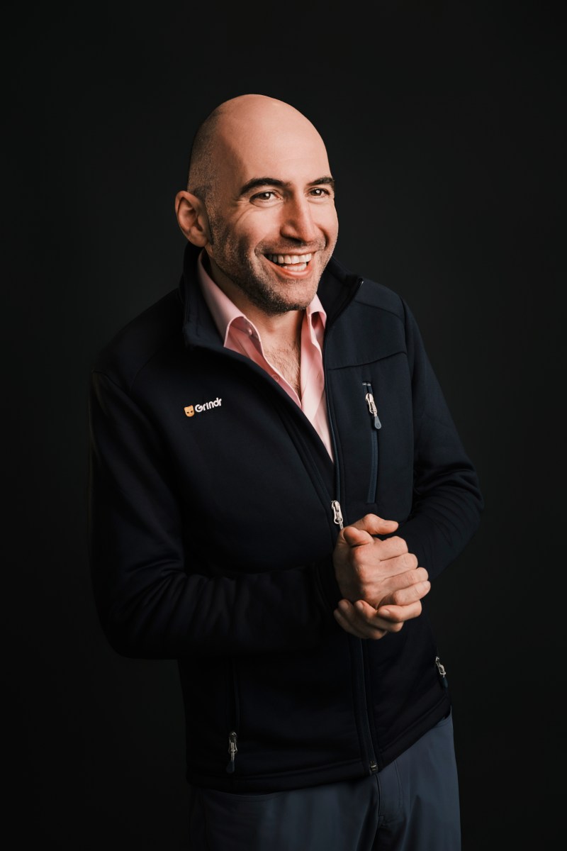 Grindr se transforme en plateforme complète pour hommes gays malgré le scepticisme des investisseurs