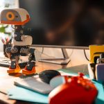 Hugging Face lance Microduck, un robot canard open source au prix de 399 dollars