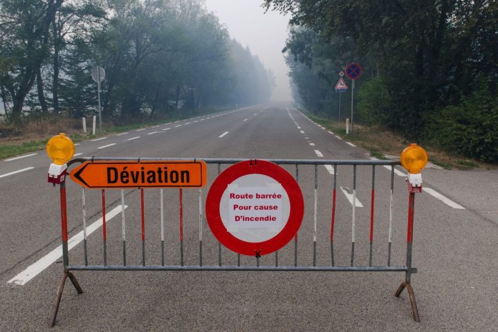 Incendie dans les Fagnes : réouverture des routes mardi, accès aux Fagnes toujours interdit