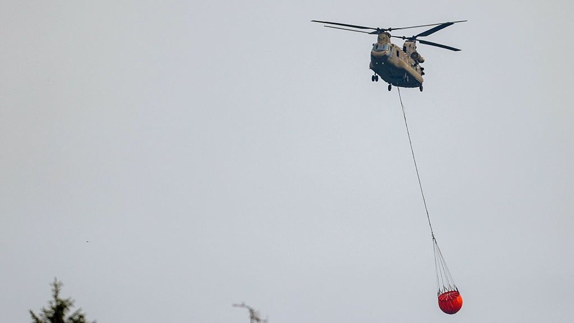 Incendie dans les Hautes Fagnes : le capitaine Giust juge l'appui aérien insuffisant pour éteindre le feu