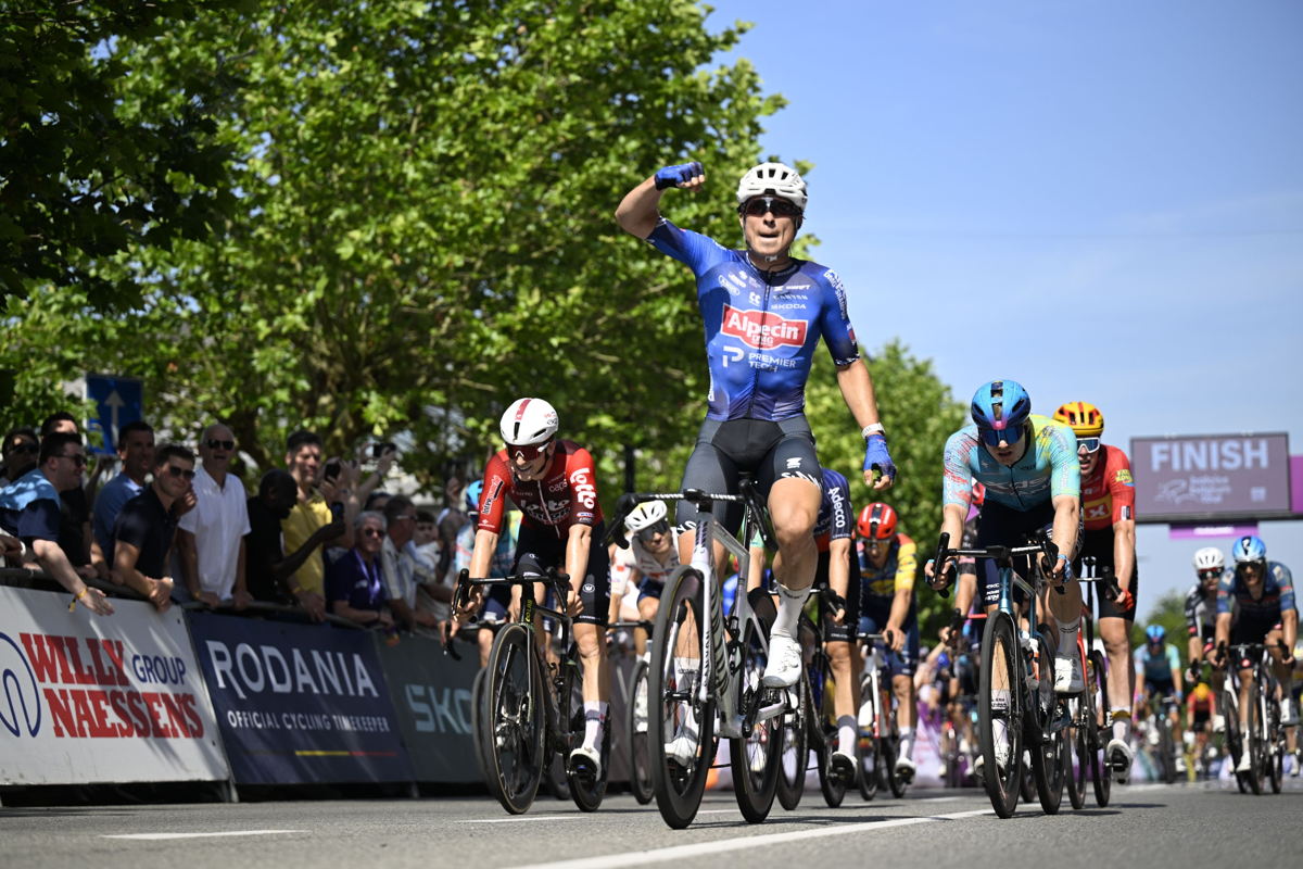 Jasper Philipsen remporte son premier classement général au Tour de Belgique Baloise
