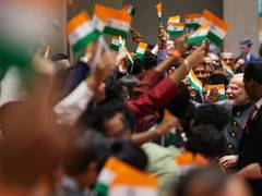 La communauté indienne à Tachkent réserve un accueil enthousiaste au PM Modi lors de sa quatrième visite