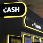 La demande de paiement en espèces diminue en Belgique, atteignant le niveau le plus bas d'Europe selon une étude de la BCE