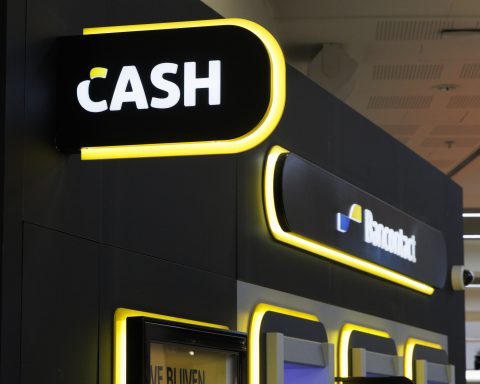 La demande de paiement en espèces diminue en Belgique, atteignant le niveau le plus bas d'Europe selon une étude de la BCE