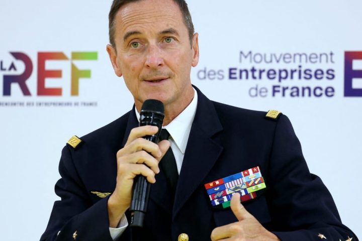 La France alerte sur sa vulnérabilité face aux menaces de drones produits en masse, déclare le chef d'état-major militaire.