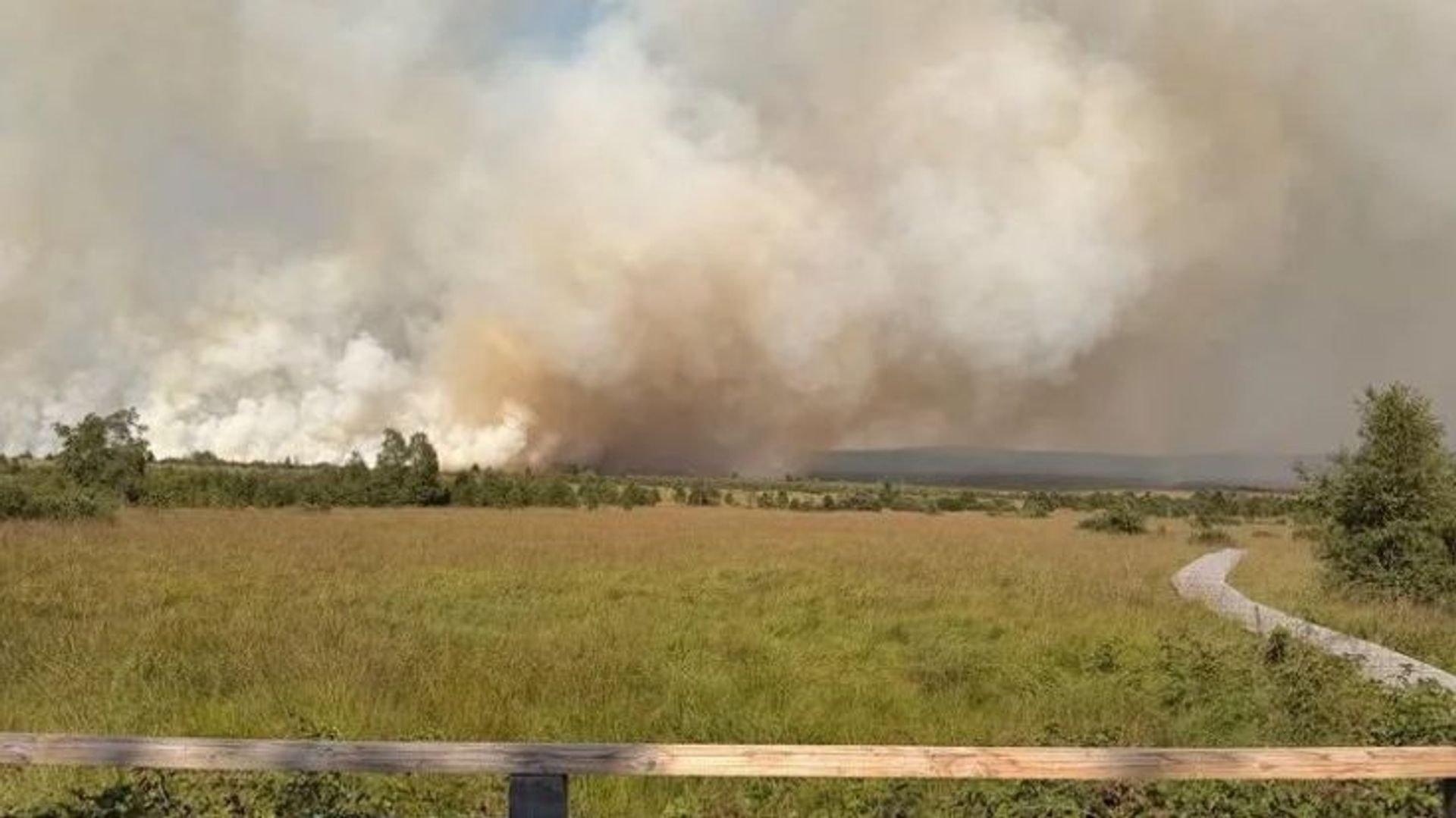 La nationale 68 rouverte après une recrudescence significative de feu dans les Fagnes