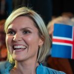 La Première ministre islandaise qualifie le résultat du référendum de « victoire pour la démocratie » malgré un revers pour l'adhésion à l'UE.