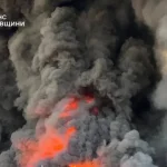 La Russie frappe de nouveau la région de Kyiv, provoquant des incendies majeurs et des dégâts dans des centres logistiques
