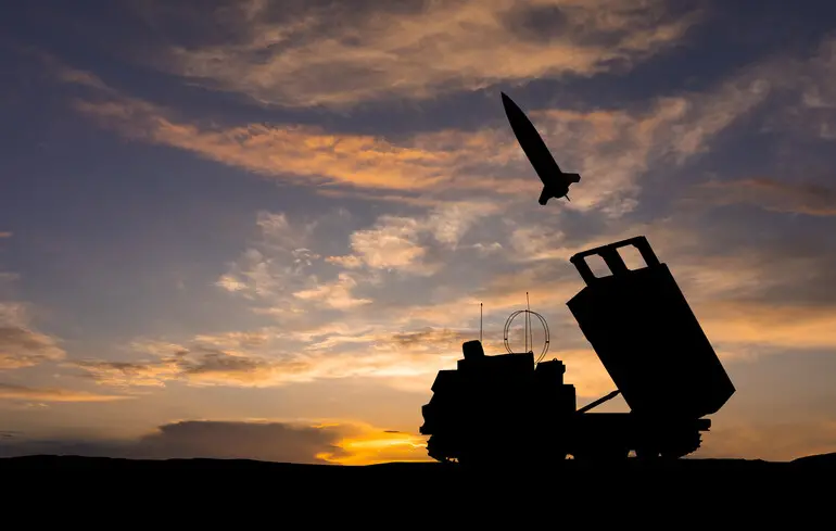 La Russie lance des missiles balistiques et Zircon dans une attaque massive sur Kyiv