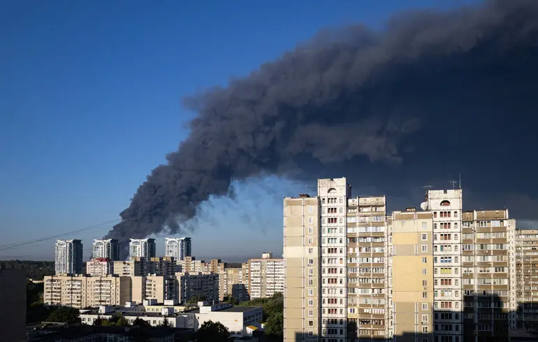 La Russie lance près de 1 500 drones sur l'Ukraine en quatre jours, Kyiv sous attaque continue