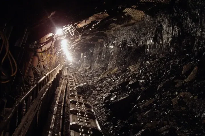 La Russie mène une attaque par drone sur une mine DTEK dans la région de Dnipropetrovsk, un mort