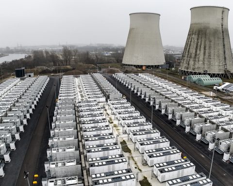 La suppression de l'exemption des tarifs réseau haute tension pour les parcs de batteries prévue en 2028