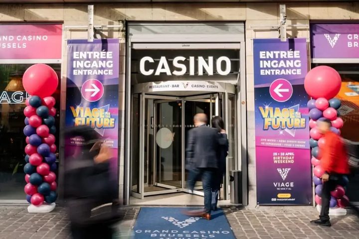 La Ville de Bruxelles critiquée pour la concession de casino attribuée à Napoléon Games