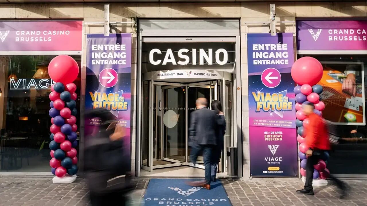 La Ville de Bruxelles critiquée pour la concession de casino attribuée à Napoléon Games