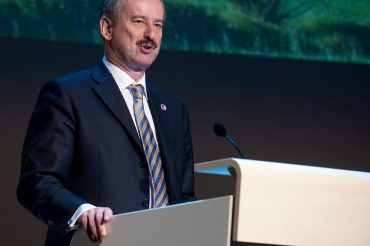 L'ancien commissaire européen Siim Kallas décède à 77 ans, laissant un héritage politique important