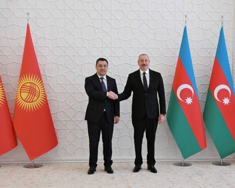 L'Azerbaïdjan et le Kirghizistan renforcent leur alliance avec des accords de transport et d'investissement