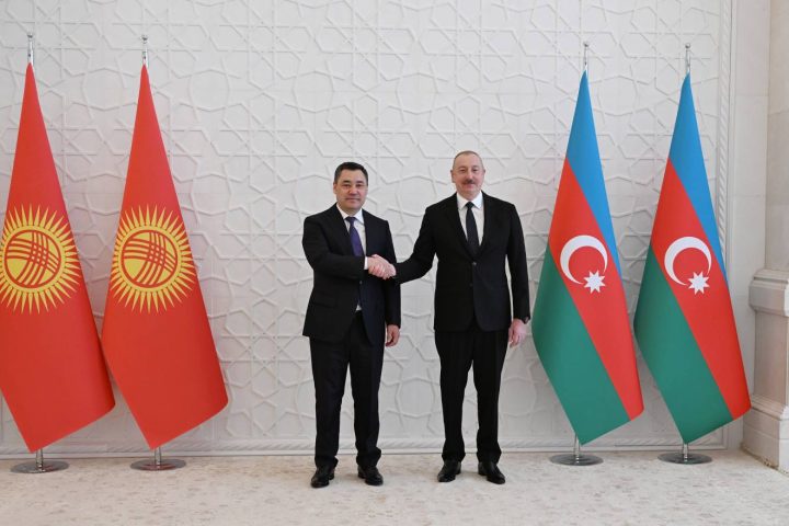 L'Azerbaïdjan et le Kirghizistan renforcent leur alliance avec des accords de transport et d'investissement