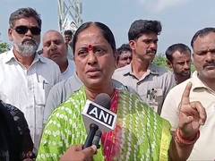 Le Congrès du Telangana envoie un avertissement à Konda Surekha suite aux remarques de sa fille sur la direction du parti