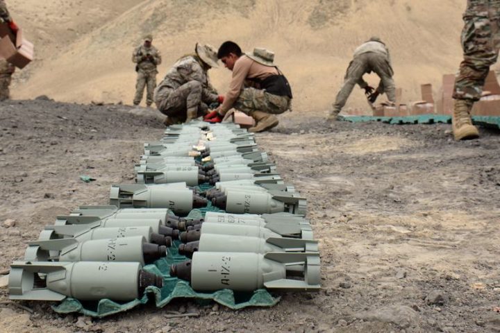 Le dilemme de l'artillerie en Ukraine et le débat sur les munitions à sous-munitions