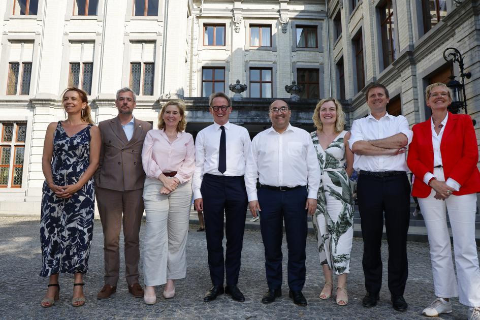 Le gouvernement bruxellois se prépare aux discussions budgétaires face à des enjeux pressants comme le plan pour les sans-abri