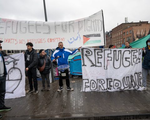 Le gouvernement bruxellois s'oppose fermement à la réduction de capacité d'hébergement des demandeurs d'asile