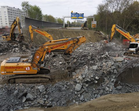 Le secteur privé en Belgique crée 14 000 emplois dans les services, l'industrie et la construction perdent 13 000 emplois