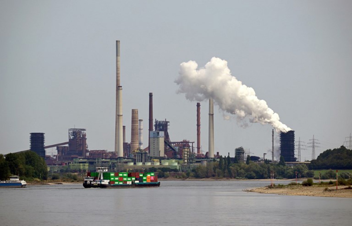 L'économie allemande croît de 0,3 % au deuxième trimestre, dépassant les attentes.