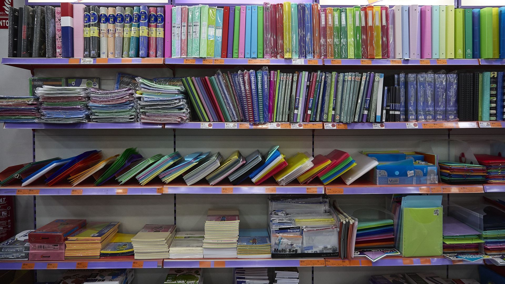 L'engouement pour les fournitures scolaires d'occasion augmente face à la montée des coûts en Belgique