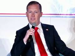 L'envoyé américain salue l'engagement du Bangladesh à élargir ses achats d'avions Boeing malgré des liens de plus en plus étroits.
