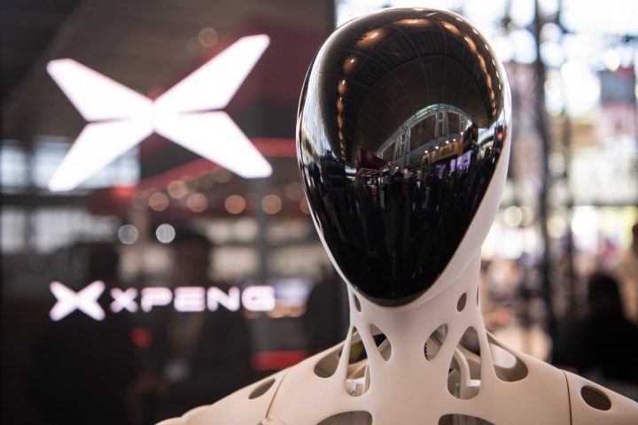 Les fabricants chinois automobiles augmentent leurs investissements dans les robots humanoïdes, suivant l’exemple d’innovation de Tesla.