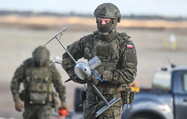 Les forces spéciales polonaises formées par des bérets verts américains sur les tactiques de la guerre en Ukraine