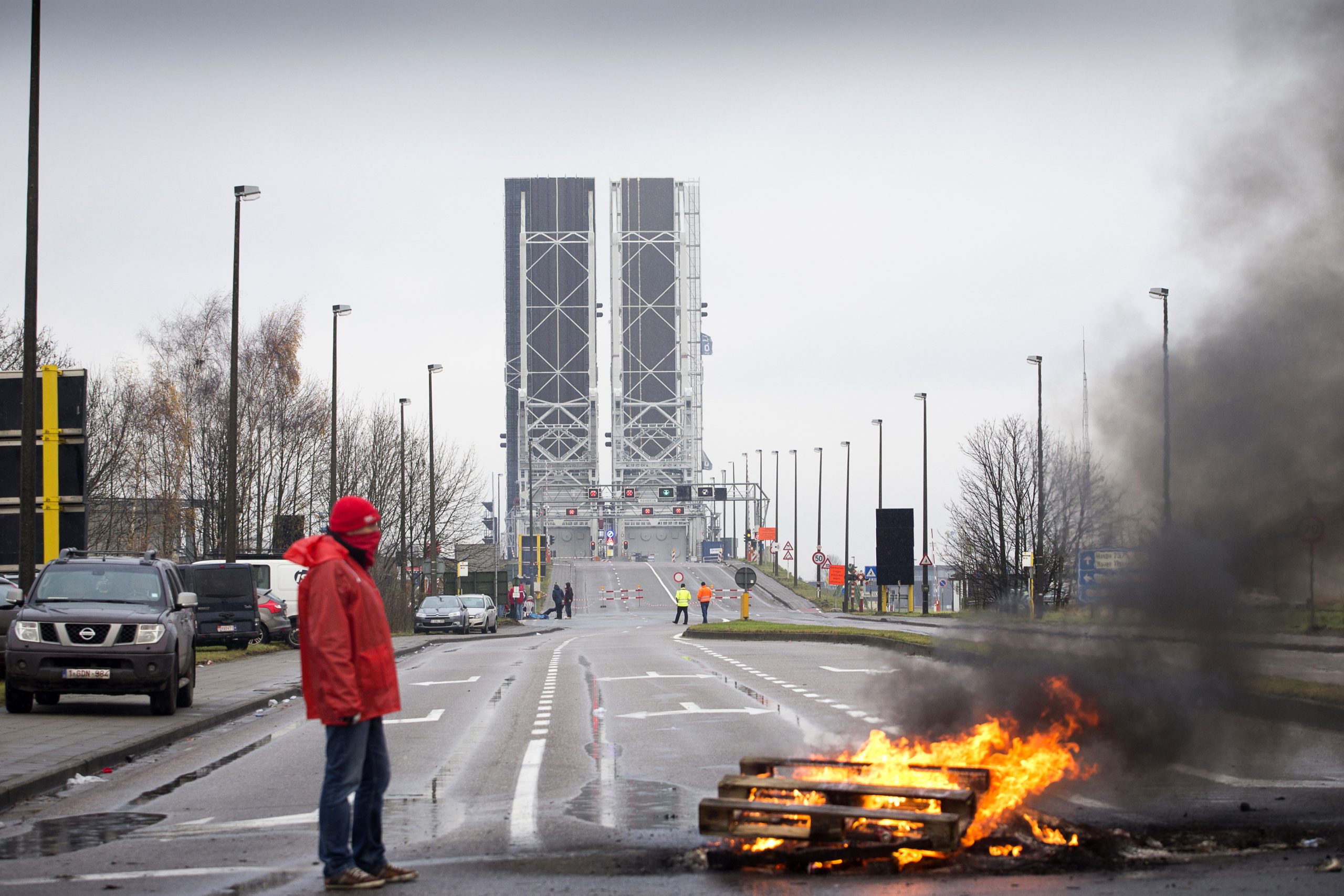 Les grèves et la marée noire affectent les opérations du port d'Anvers-Bruges, le trafic de marchandises en baisse