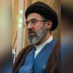 Les médias iraniens publient des images d'archives du Guide Suprême Mojtaba Khamenei alors que la spéculation sur sa santé persiste