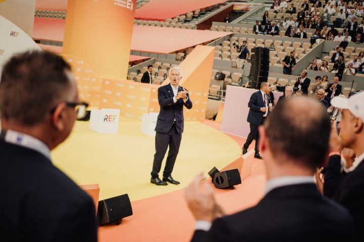 Les modérés en France peinent à se démarquer avant le débat présidentiel décisif