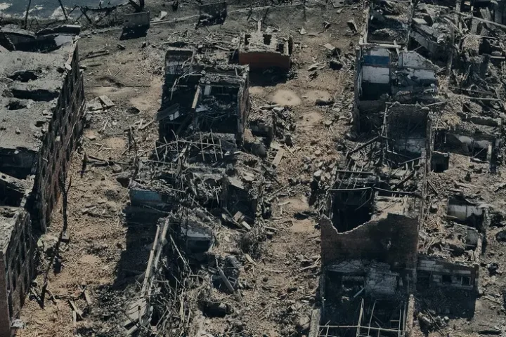 Les troupes russes intensifient leurs efforts pour infiltrer Vovchansk, les forces ukrainiennes réagissent efficacement