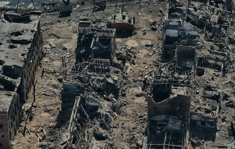 Les troupes russes intensifient leurs efforts pour infiltrer Vovchansk, les forces ukrainiennes réagissent efficacement