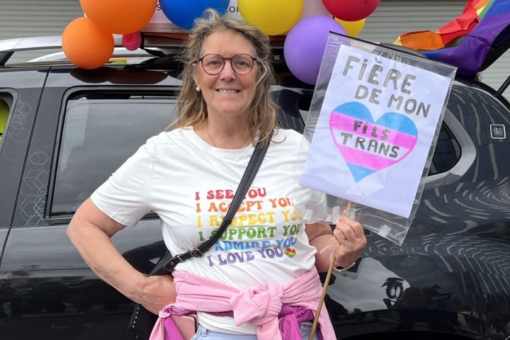 Liège Pride : les parents affichent leur fierté pour leurs enfants lors de la parade